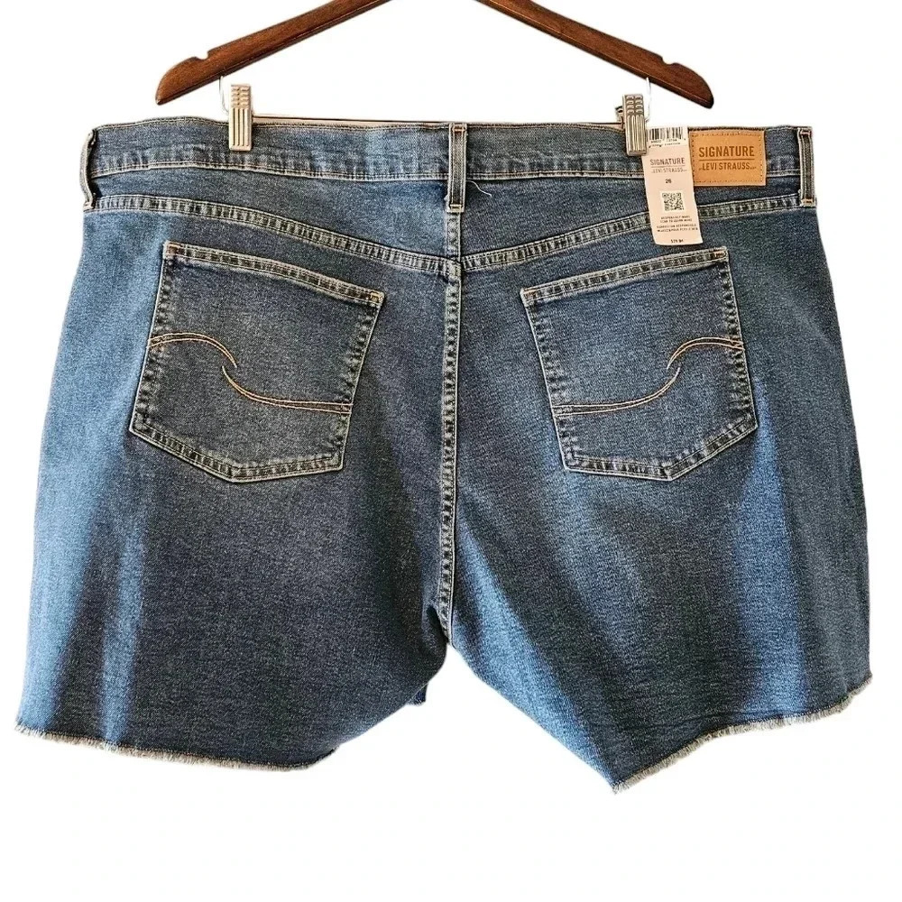 Signature by Levi Strauss  & Co. High Rise Plus Size Heritage Denim Shorts 26W. - Picture 10 of 16